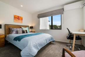 Auckland ONE Tree Hill Coby Suit